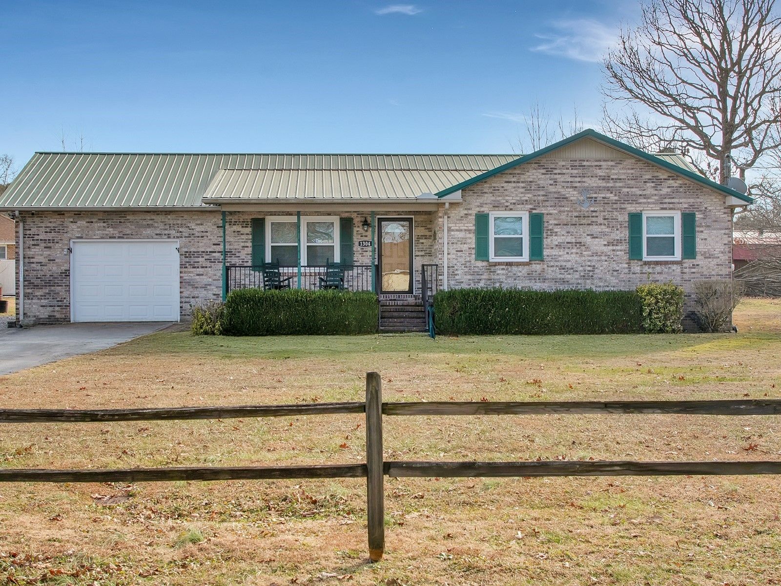Manchester TN home for sale on acreage