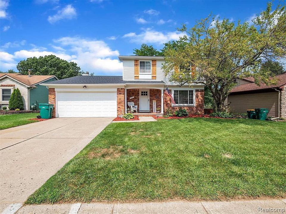 The Pat Lotz Real Estate Group Real Estate One OAK RIDGE