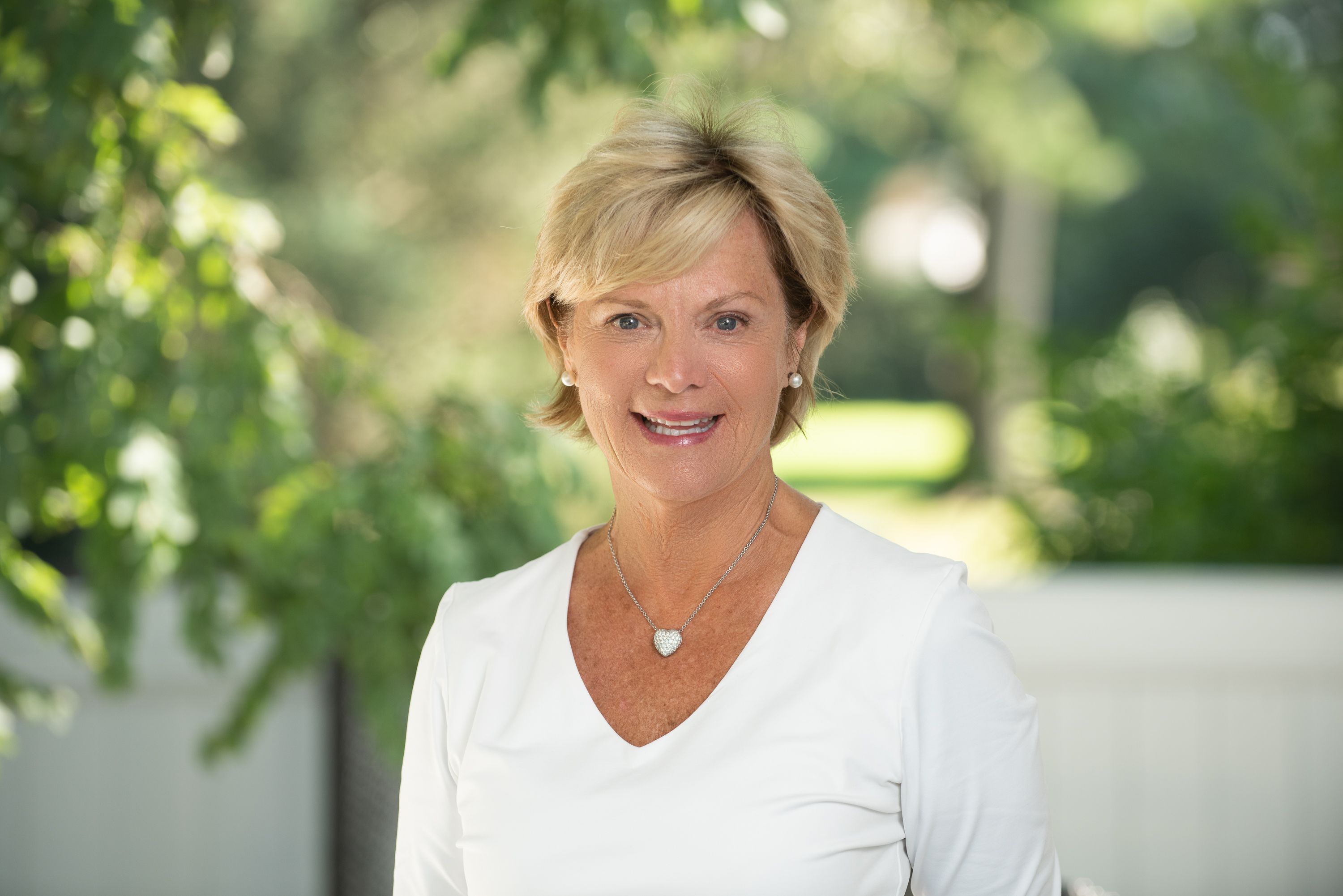 Get To Know Brenda: The Friendly Face Of Consumer Cellular - e8pahbf