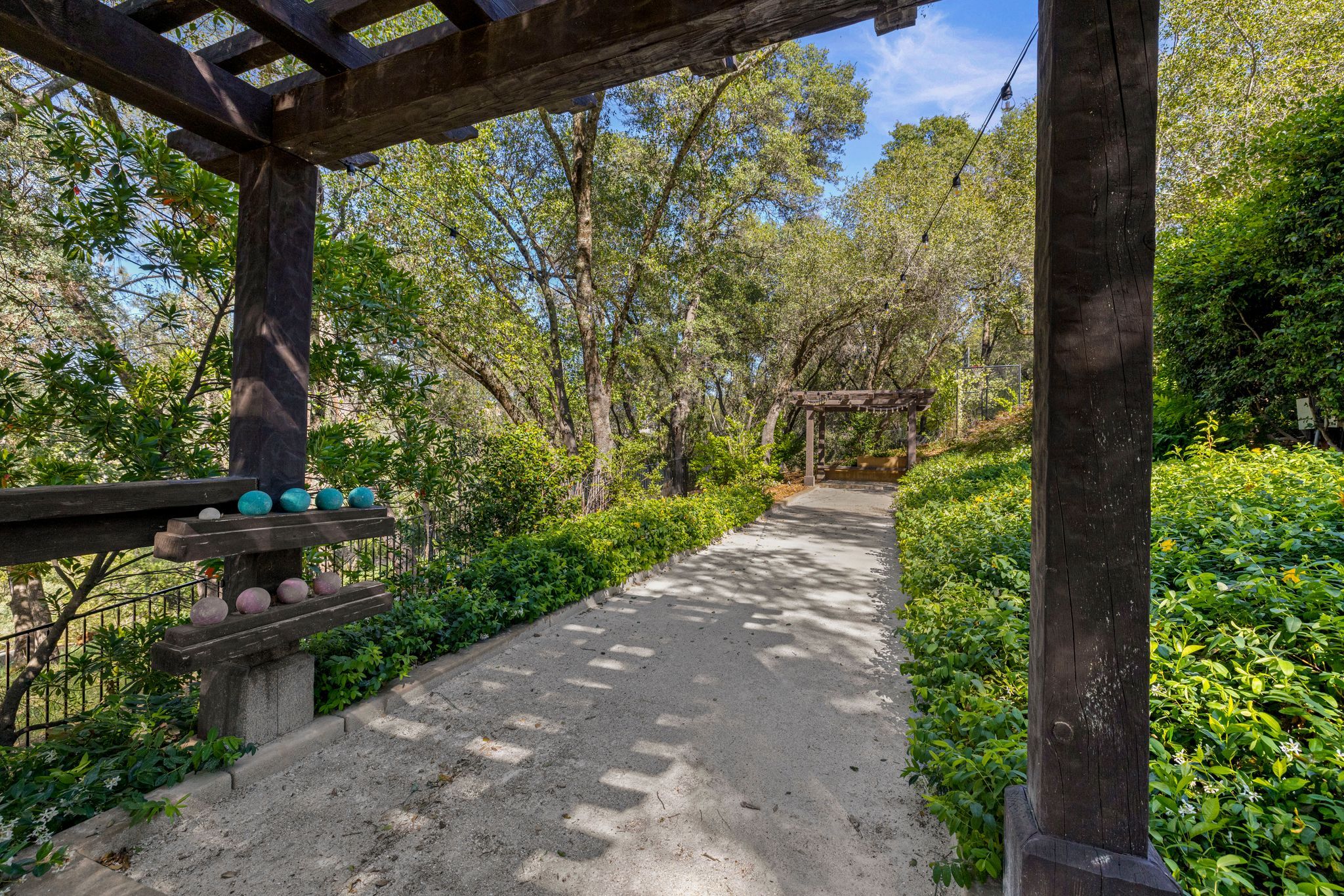 Library-walled private office — 5161 Greyson Creek Drive, El Dorado Hills