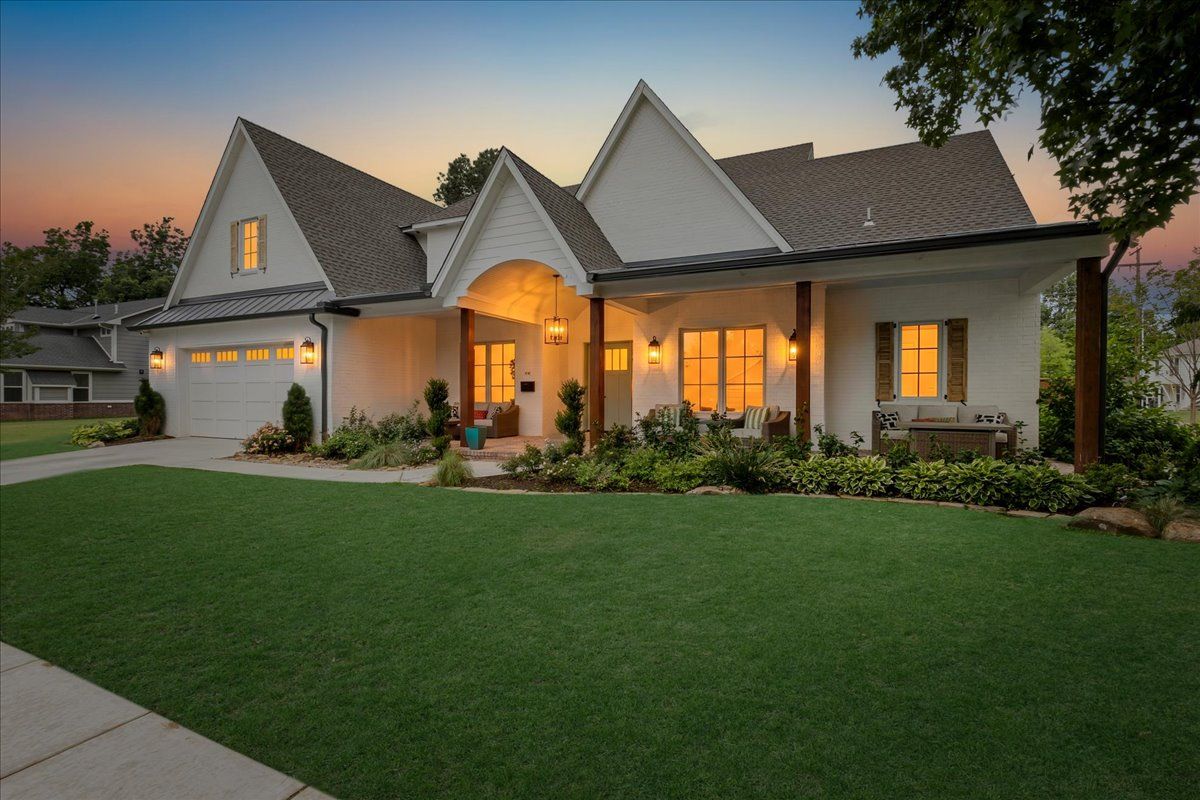 Custom luxury home at 4311 N Peniel Avenue in Bethany Oklahoma, sold for $980,000