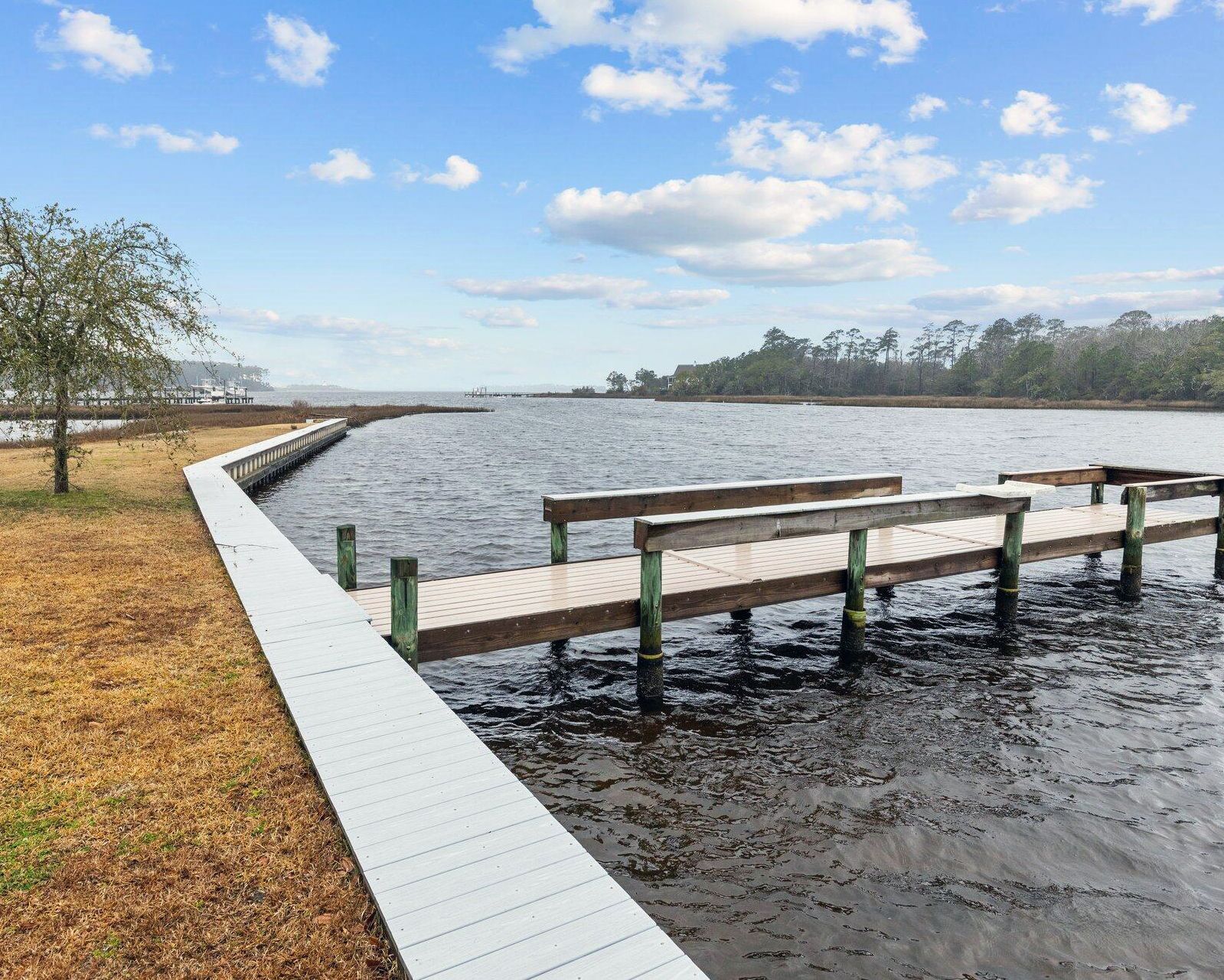 Homes for Sale in Peletier, NC