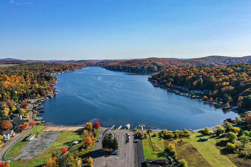 Nalla Lake private lakefront setting