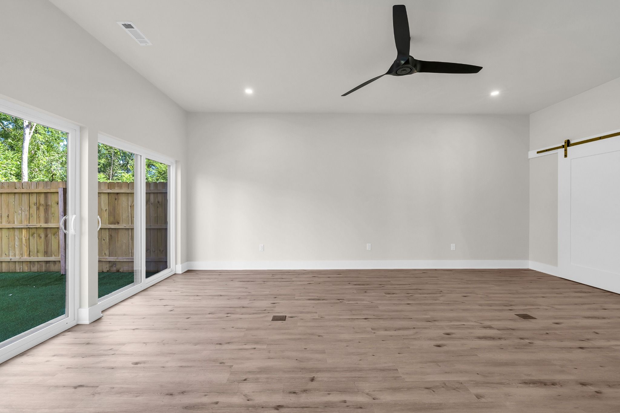 Living & Dining 2