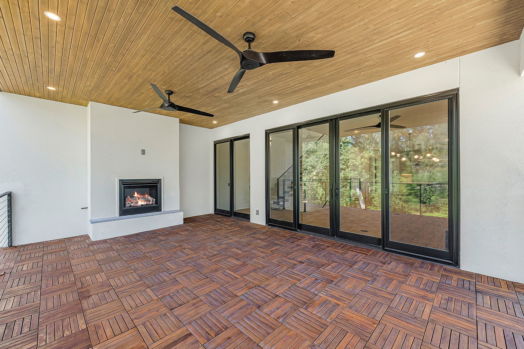 Living & Dining 11