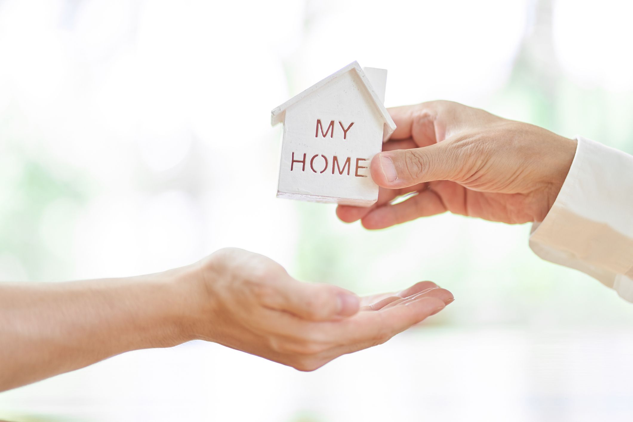 Agent helps couple with paperwork