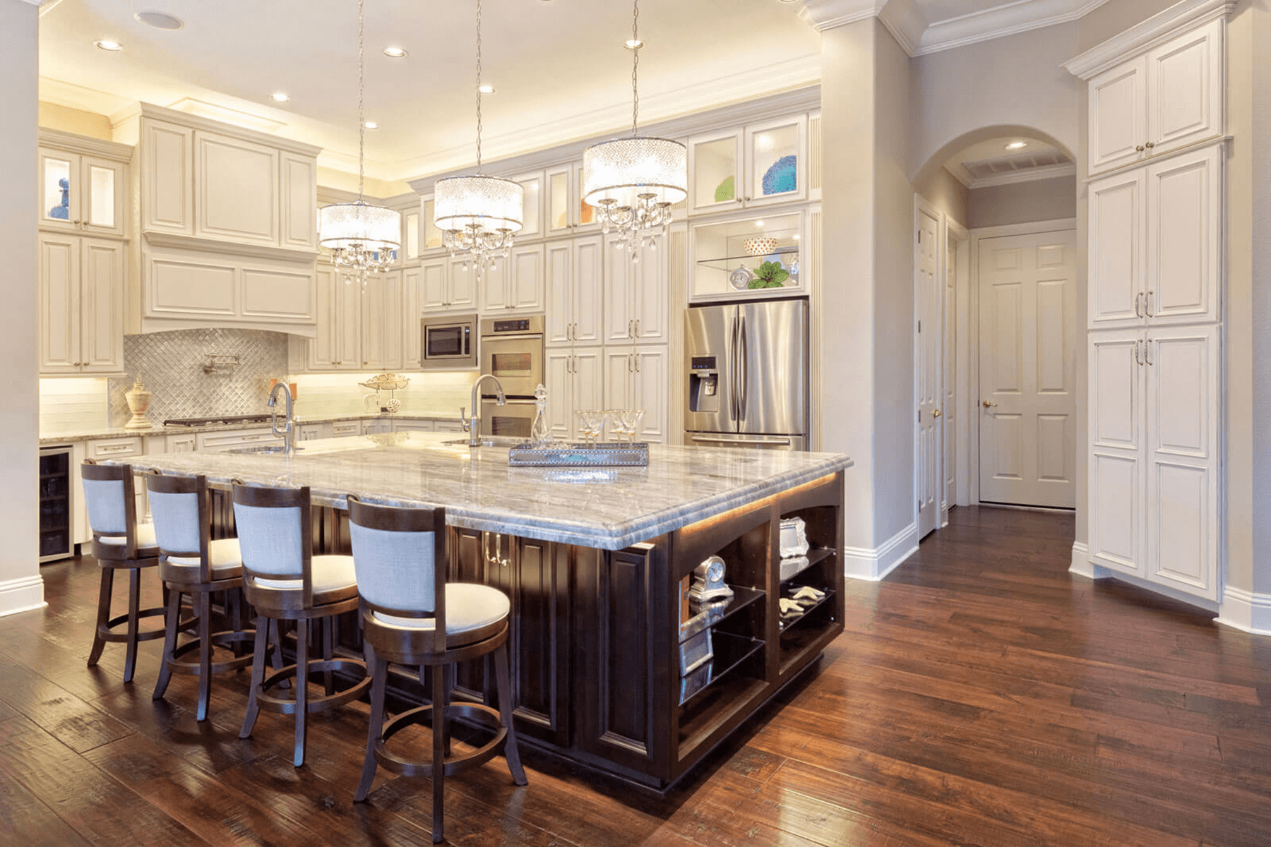 Agent house tour with couple