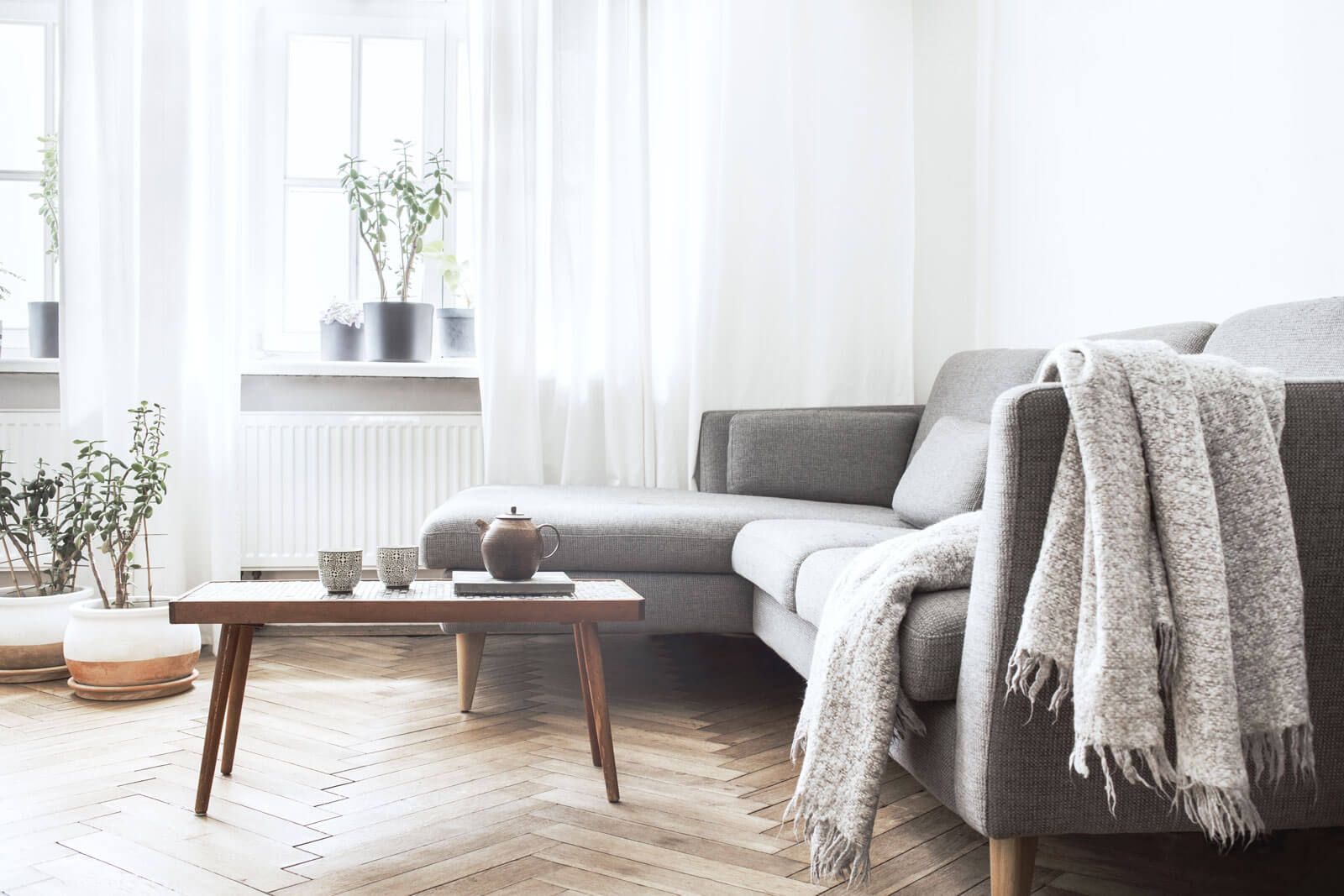 Agent house tour with couple