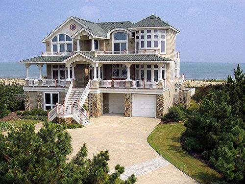 Agent house tour with couple