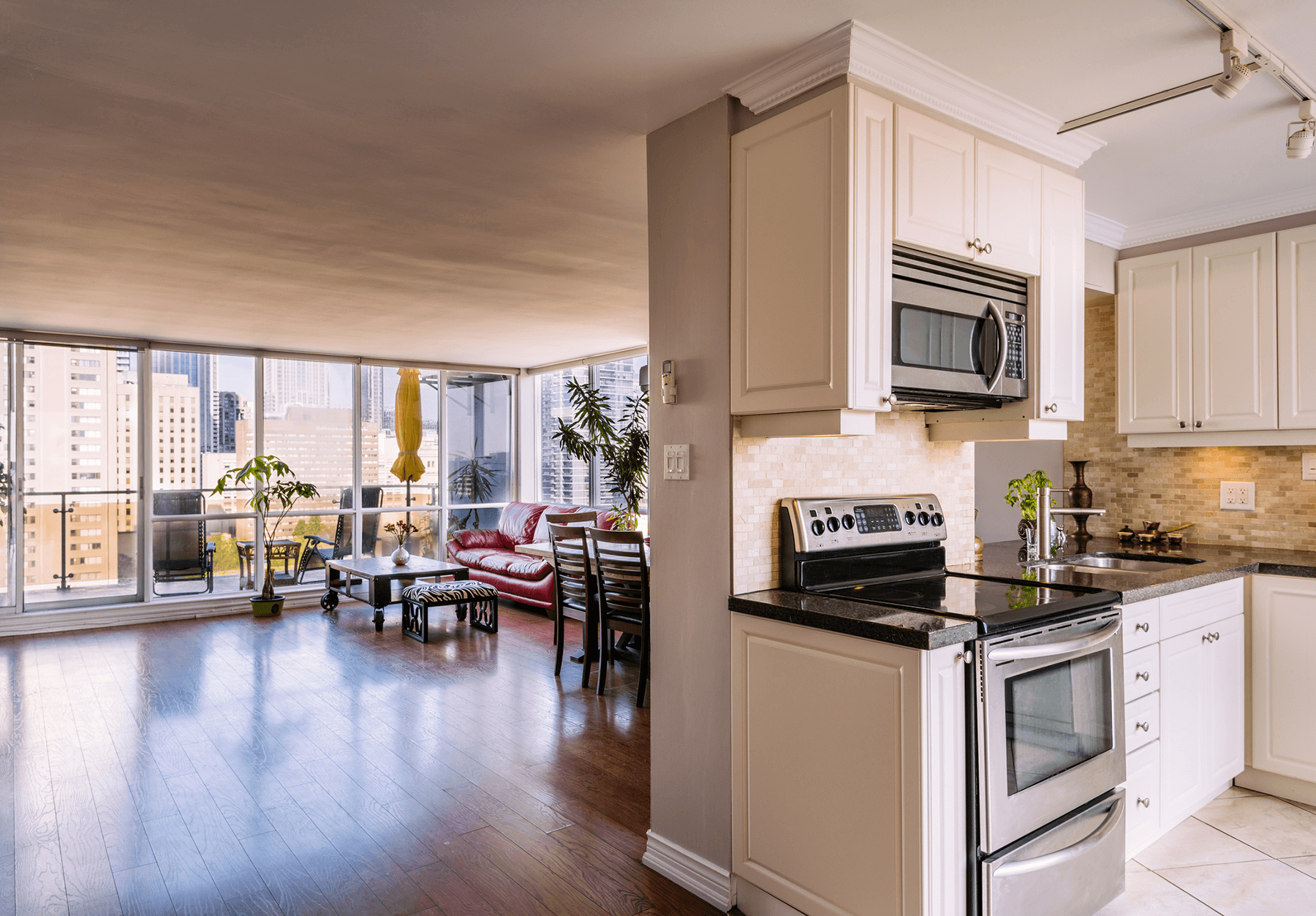 Agent house tour with couple
