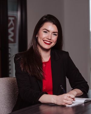 Lynzi Kiefer - Real Estate Agent on the Melinda Lynch Team