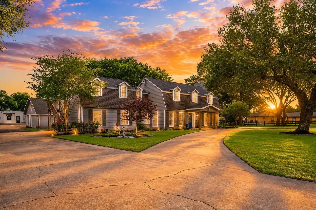 10419 W Hidden Lake Ln listing photo