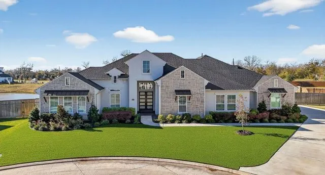 Front exterior of 4103 Willowisp Ct