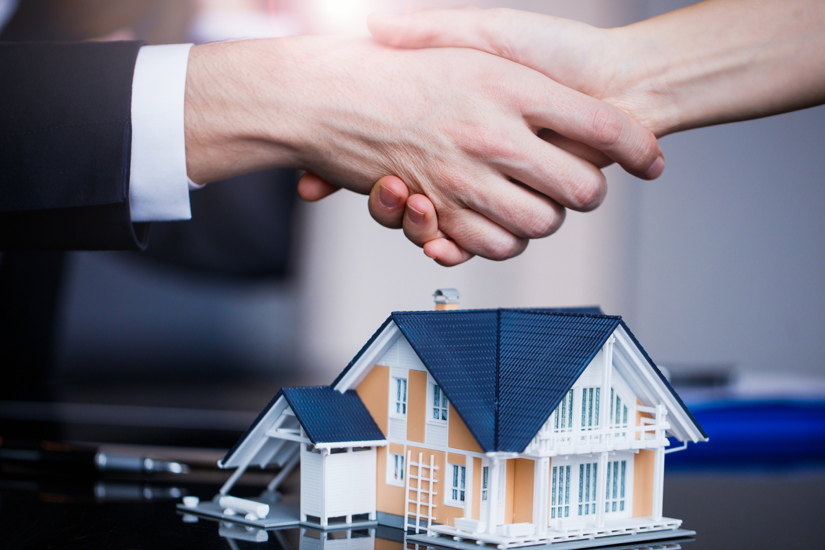 Agent helps couple with paperwork