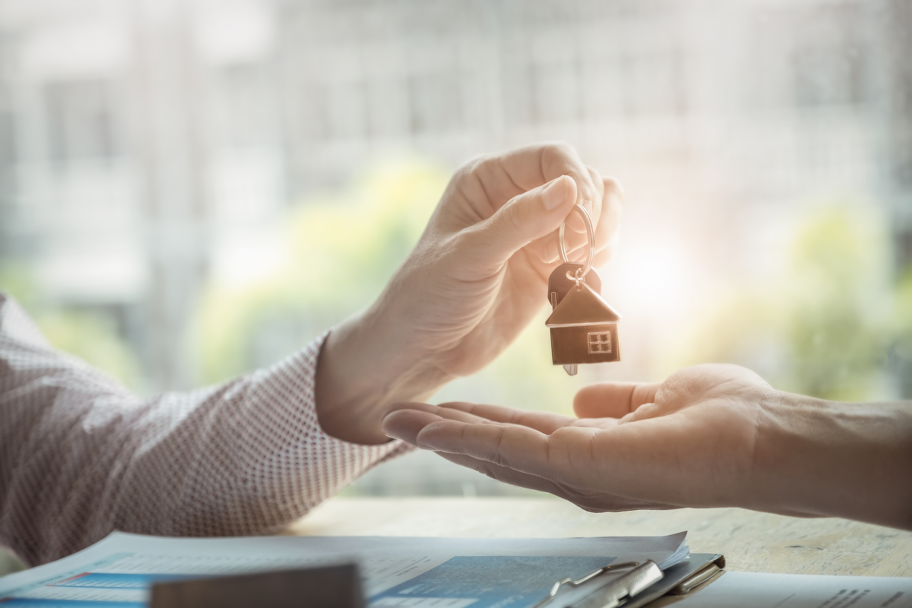 Agent helps couple with paperwork