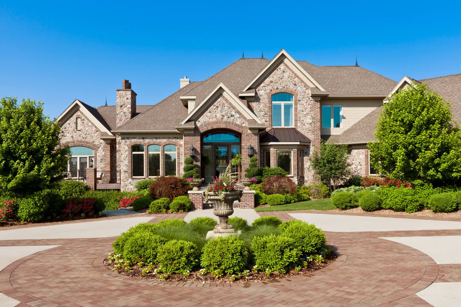 Agent house tour with couple