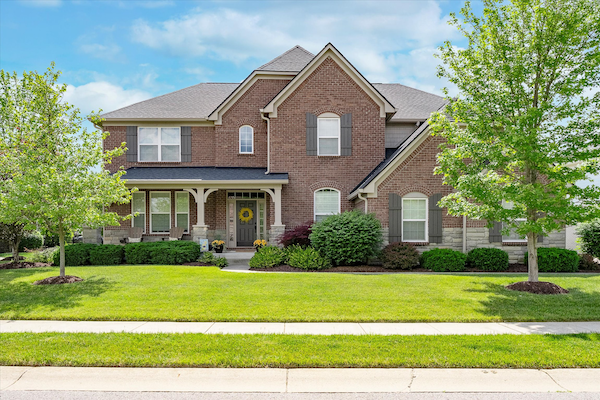 Agent house tour with couple