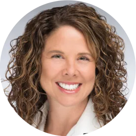 Agent helps couple with paperwork