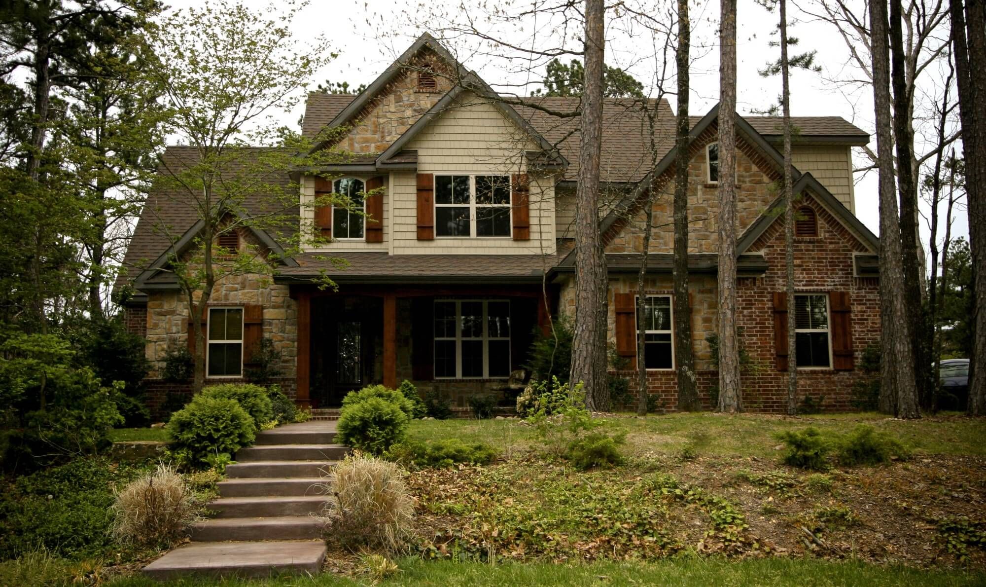 Agent house tour with couple