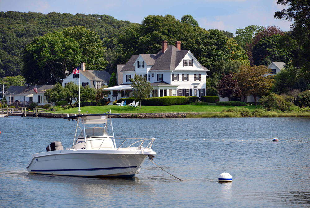 Agent house tour with couple