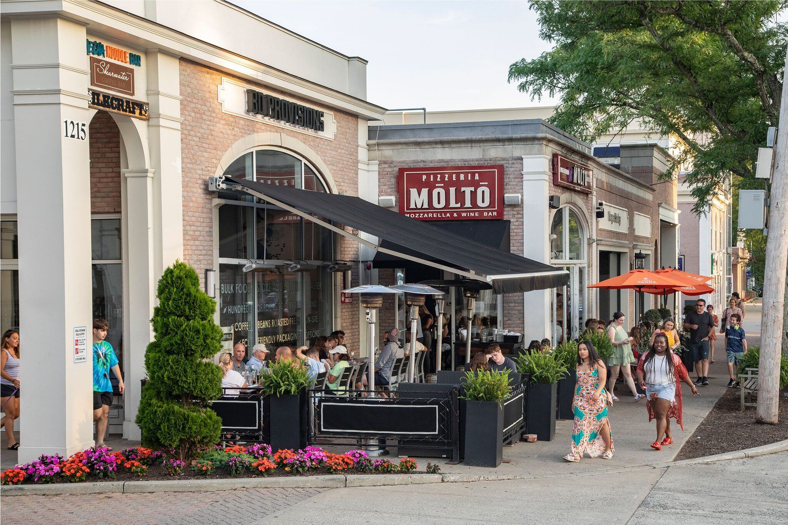 Outdoor dining at the Brick Walk