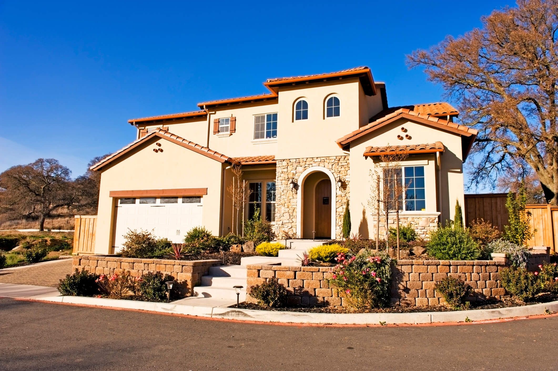 Agent house tour with couple