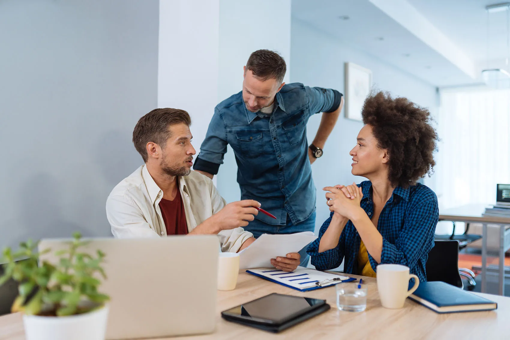 Agent helps couple with paperwork