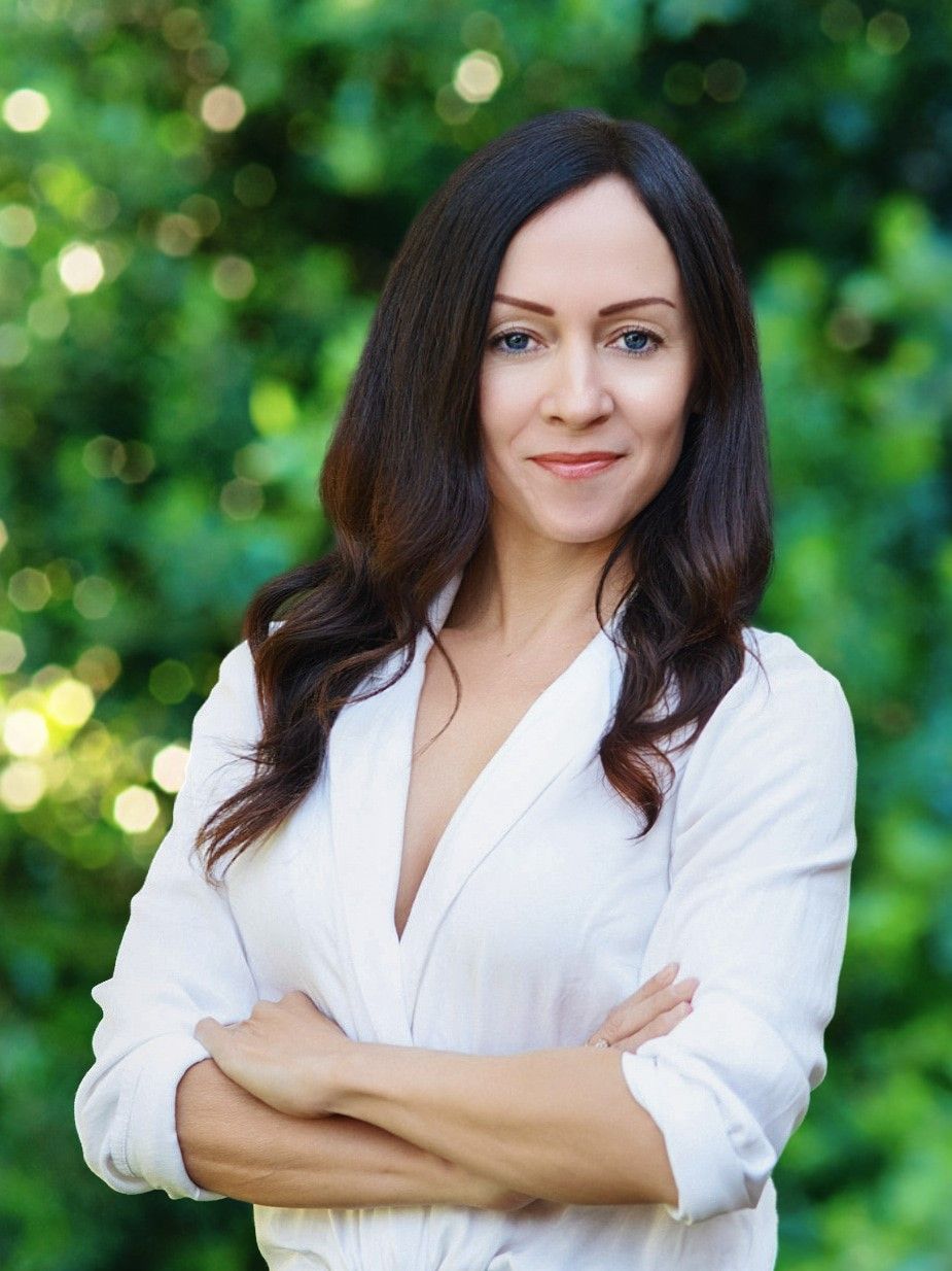 Russ Lyon Sotheby's International Realty Alli Gillan Licensed Real