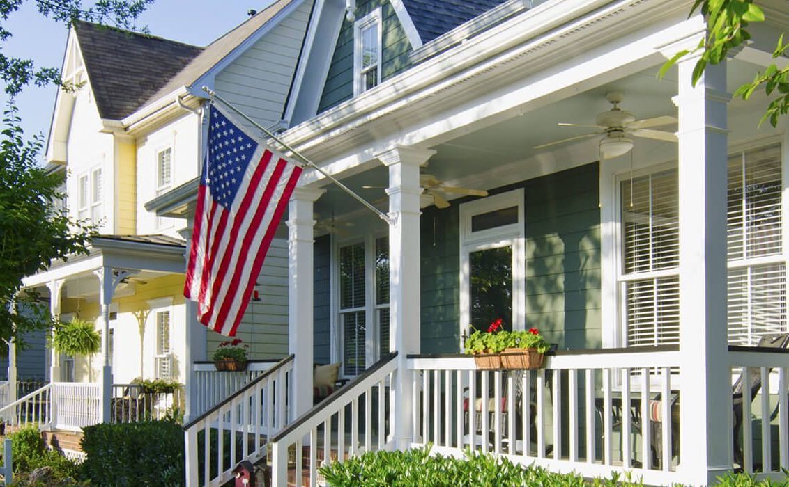 Couple receives keys to home