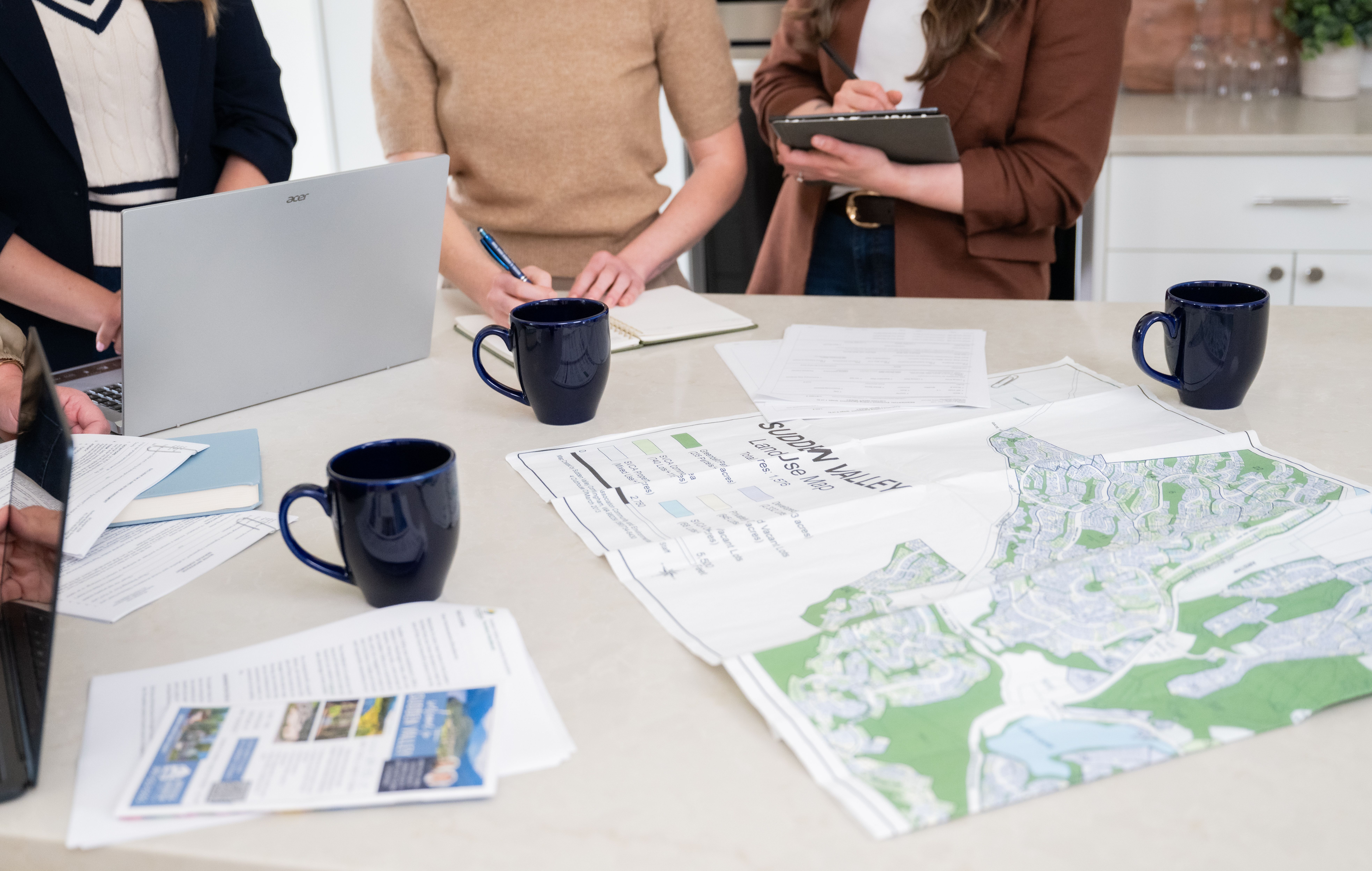 Agent helps couple with paperwork