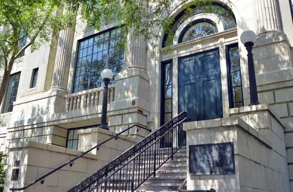 3 Chisolm Street