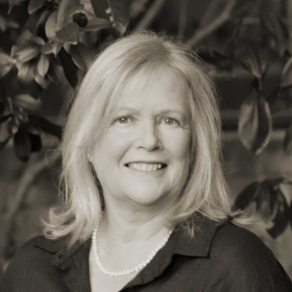 Belinda Hodgson real estate headshot