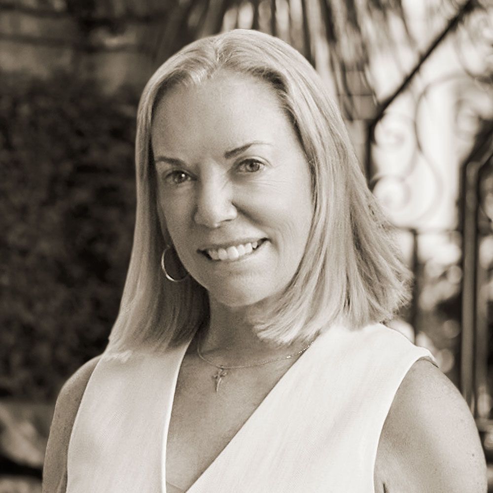 Lois Lane broker in charge headshot