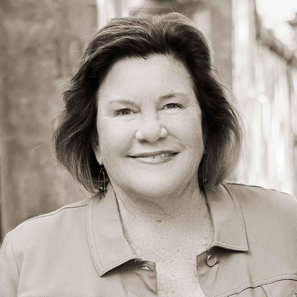 Ruthie Smythe broker headshot