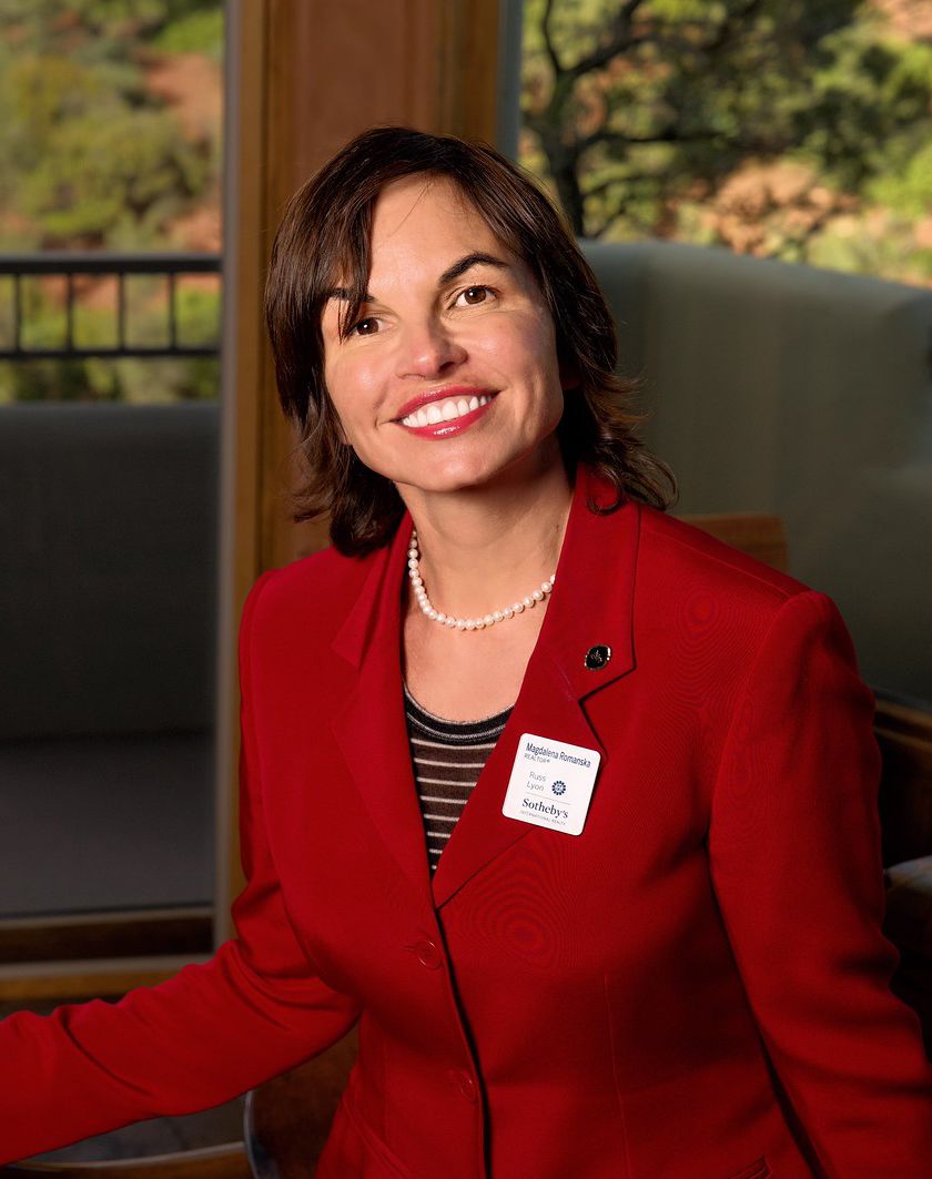 Russ Lyon Sotheby's International Realty Magdalena Romanska